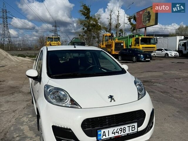 Белый Пежо 107, объемом двигателя 1 л и пробегом 40 тыс. км за 7000 $, фото 1 на Automoto.ua