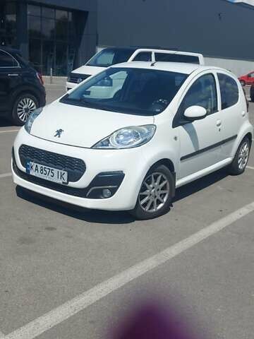 Білий Пежо 107, об'ємом двигуна 1 л та пробігом 87 тис. км за 7000 $, фото 1 на Automoto.ua