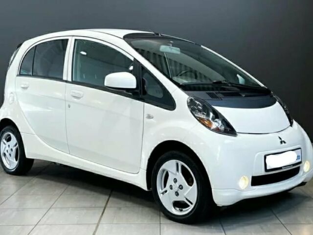 Белый Пежо 107, объемом двигателя 0 л и пробегом 100 тыс. км за 8700 $, фото 1 на Automoto.ua