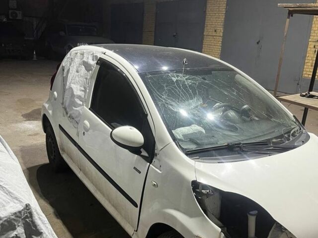 Білий Пежо 107, об'ємом двигуна 0 л та пробігом 150 тис. км за 2322 $, фото 1 на Automoto.ua