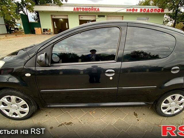 Чорний Пежо 107, об'ємом двигуна 1 л та пробігом 109 тис. км за 5110 $, фото 1 на Automoto.ua