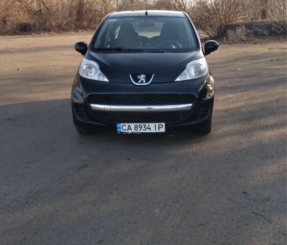 Чорний Пежо 107, об'ємом двигуна 1 л та пробігом 203 тис. км за 5349 $, фото 1 на Automoto.ua