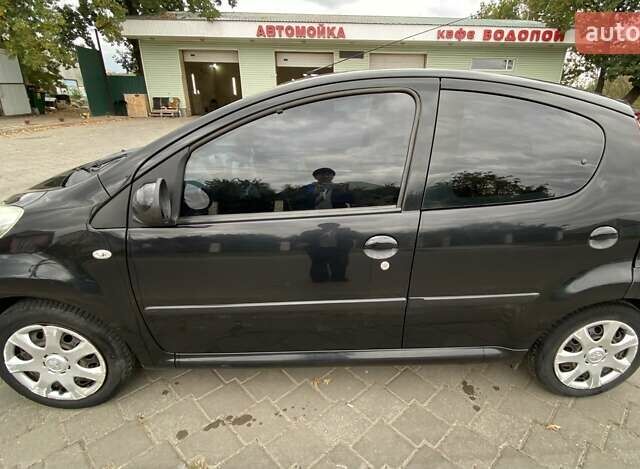 Пежо 107 2010 в Николаеве на Automoto.ua Черный Пежо 107, объемом двигателя 1 л и пробегом 109 тыс. км за 5288 $, фото 1 на Automoto.ua