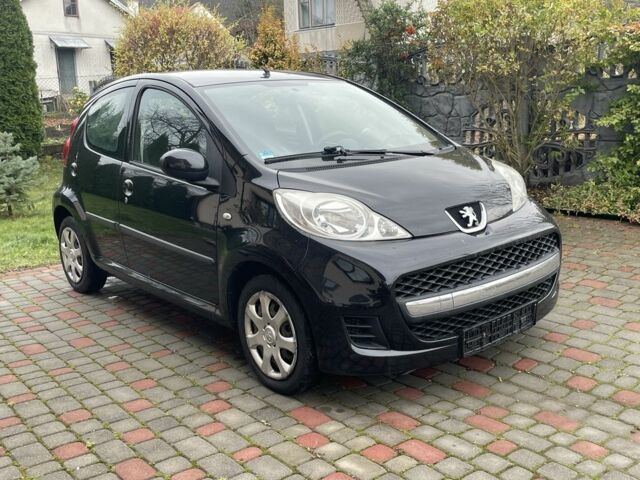 Черный Пежо 107, объемом двигателя 1 л и пробегом 160 тыс. км за 4650 $, фото 1 на Automoto.ua