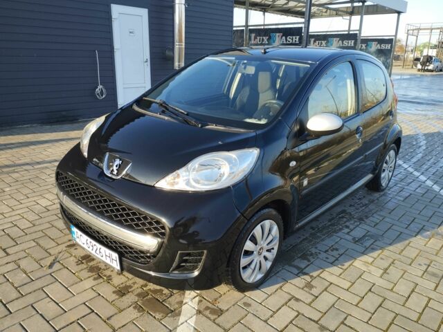 Черный Пежо 107, объемом двигателя 1 л и пробегом 207 тыс. км за 5500 $, фото 1 на Automoto.ua