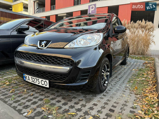 Черный Пежо 107, объемом двигателя 1 л и пробегом 113 тыс. км за 5200 $, фото 1 на Automoto.ua