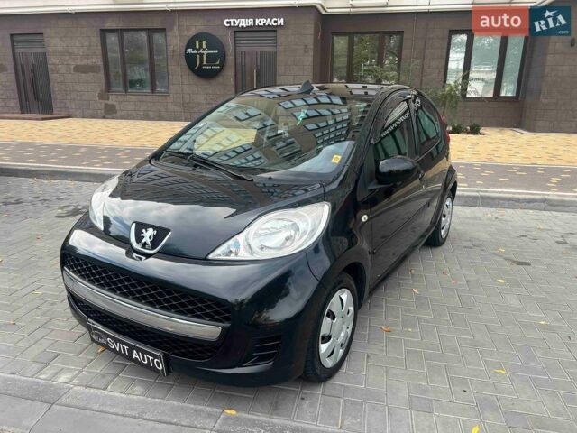 Черный Пежо 107, объемом двигателя 1 л и пробегом 162 тыс. км за 4600 $, фото 1 на Automoto.ua