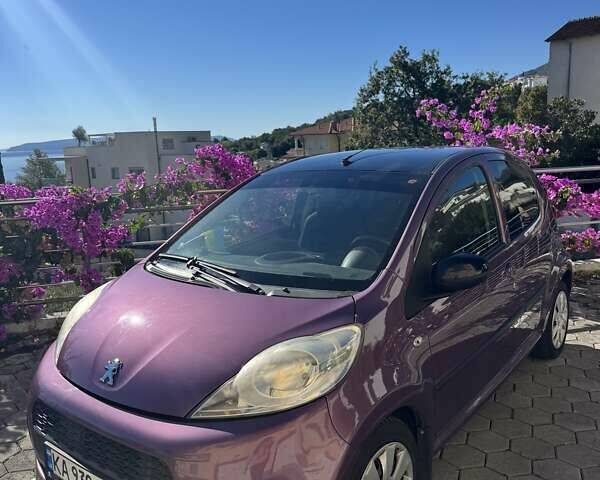 Фиолетовый Пежо 107, объемом двигателя 1 л и пробегом 131 тыс. км за 5500 $, фото 1 на Automoto.ua