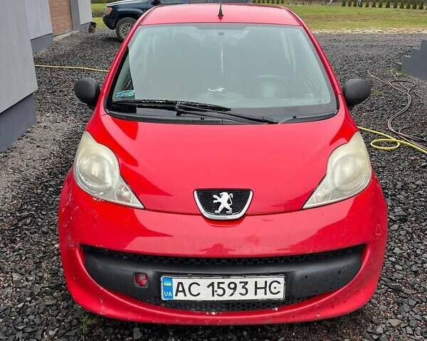 Червоний Пежо 107, об'ємом двигуна 1 л та пробігом 177 тис. км за 3000 $, фото 1 на Automoto.ua