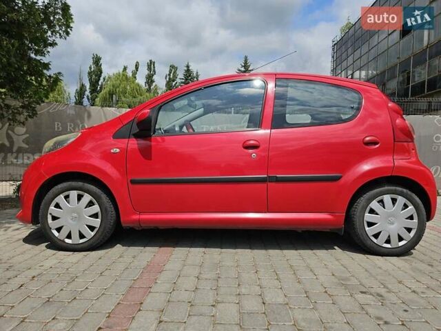 Красный Пежо 107, объемом двигателя 1 л и пробегом 148 тыс. км за 3700 $, фото 1 на Automoto.ua