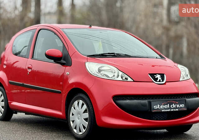 Червоний Пежо 107, об'ємом двигуна 1 л та пробігом 139 тис. км за 3499 $, фото 1 на Automoto.ua