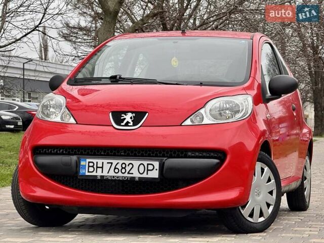 Красный Пежо 107, объемом двигателя 1 л и пробегом 151 тыс. км за 2999 $, фото 1 на Automoto.ua