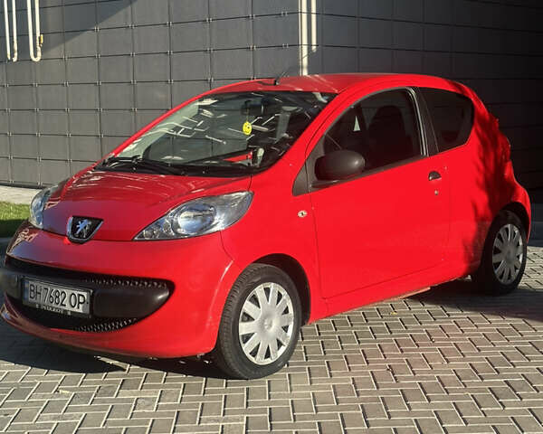 Красный Пежо 107, объемом двигателя 1 л и пробегом 151 тыс. км за 2999 $, фото 1 на Automoto.ua