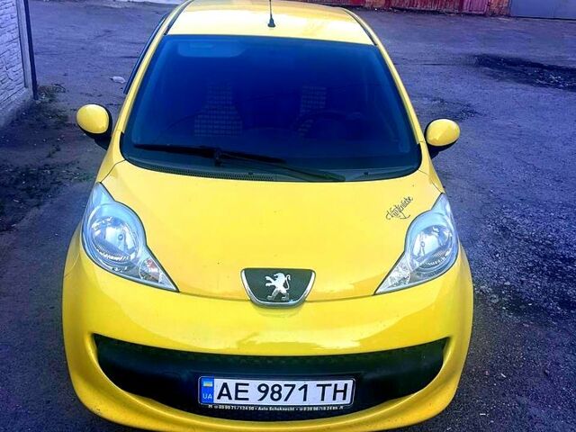 Желтый Пежо 107, объемом двигателя 1 л и пробегом 0 тыс. км за 4000 $, фото 1 на Automoto.ua