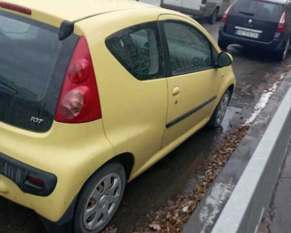 Жовтий Пежо 107, об'ємом двигуна 1 л та пробігом 96 тис. км за 4500 $, фото 1 на Automoto.ua