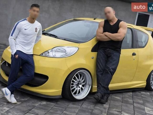 Жовтий Пежо 107, об'ємом двигуна 1 л та пробігом 134 тис. км за 4500 $, фото 1 на Automoto.ua