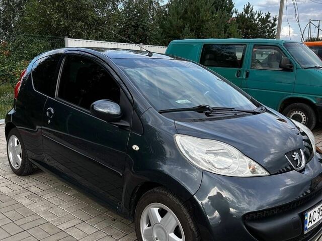 Серый Пежо 107, объемом двигателя 1 л и пробегом 157 тыс. км за 3700 $, фото 1 на Automoto.ua
