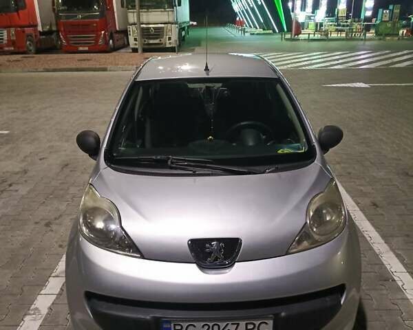 Серый Пежо 107, объемом двигателя 1 л и пробегом 154 тыс. км за 3299 $, фото 1 на Automoto.ua