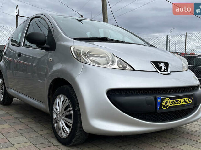 Серый Пежо 107, объемом двигателя 1 л и пробегом 154 тыс. км за 3500 $, фото 1 на Automoto.ua