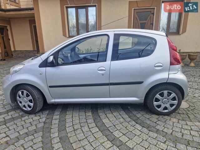 Сірий Пежо 107, об'ємом двигуна 1 л та пробігом 143 тис. км за 4015 $, фото 1 на Automoto.ua