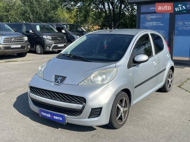 Сірий Пежо 107, об'ємом двигуна 1 л та пробігом 134 тис. км за 5000 $, фото 1 на Automoto.ua