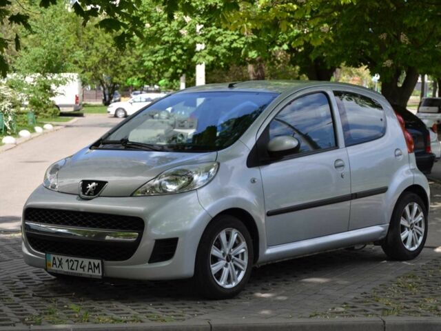 Серый Пежо 107, объемом двигателя 1 л и пробегом 146 тыс. км за 4700 $, фото 1 на Automoto.ua