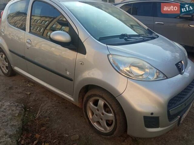 Серый Пежо 107, объемом двигателя 1 л и пробегом 75 тыс. км за 5800 $, фото 1 на Automoto.ua
