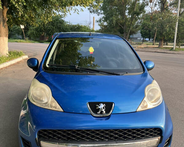 Синій Пежо 107, об'ємом двигуна 0.98 л та пробігом 98 тис. км за 5600 $, фото 1 на Automoto.ua