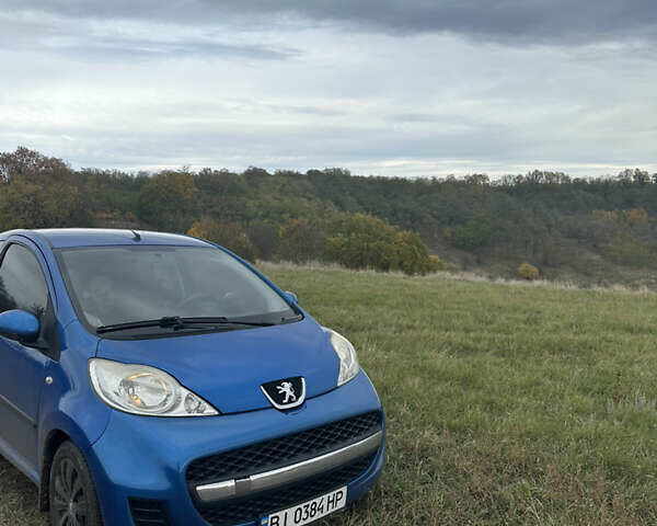 Пежо 107 2011 в Полтаве на Automoto.ua Синий Пежо 107, объемом двигателя 1 л и пробегом 217 тыс. км за 5200 $, фото 1 на Automoto.ua