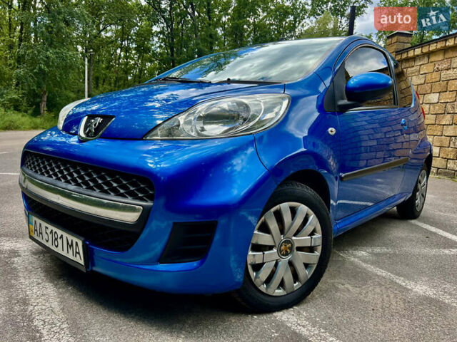 Синий Пежо 107, объемом двигателя 1 л и пробегом 190 тыс. км за 5555 $, фото 1 на Automoto.ua