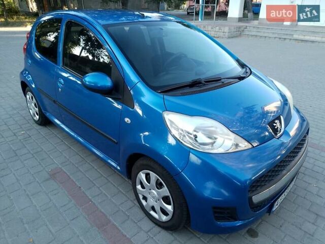 Синий Пежо 107, объемом двигателя 1 л и пробегом 114 тыс. км за 5300 $, фото 1 на Automoto.ua