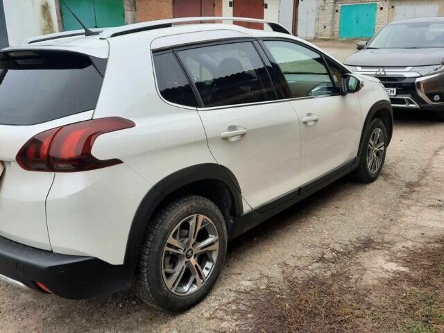 Пежо 2008 2019 у Кропивницькому (Кіровограді) на Automoto.ua Білий Пежо 2008, об'ємом двигуна 1.2 л та пробігом 23 тис. км за 15500 $, фото 1 на Automoto.ua