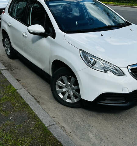 Белый Пежо 2008, объемом двигателя 1.2 л и пробегом 102 тыс. км за 7999 $, фото 1 на Automoto.ua