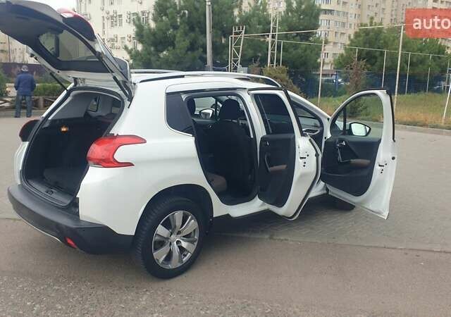 Белый Пежо 2008, объемом двигателя 1.2 л и пробегом 110 тыс. км за 12500 $, фото 1 на Automoto.ua
