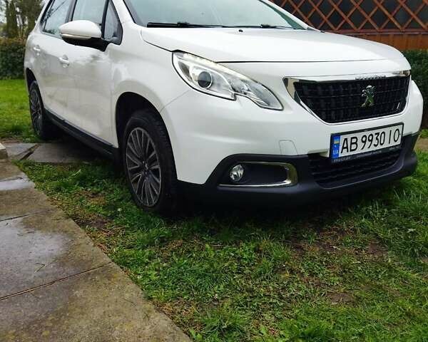 Белый Пежо 2008, объемом двигателя 1.2 л и пробегом 97 тыс. км за 10700 $, фото 1 на Automoto.ua