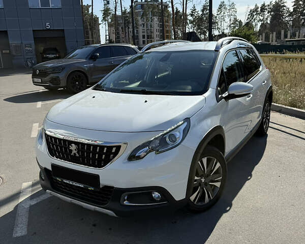 Белый Пежо 2008, объемом двигателя 1.2 л и пробегом 128 тыс. км за 13500 $, фото 1 на Automoto.ua