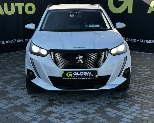 Белый Пежо 2008, объемом двигателя 1.2 л и пробегом 100 тыс. км за 17100 $, фото 1 на Automoto.ua