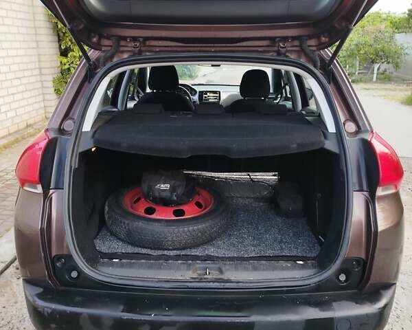 Коричневый Пежо 2008, объемом двигателя 1.2 л и пробегом 139 тыс. км за 8500 $, фото 1 на Automoto.ua