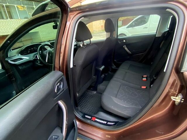 Пежо 2008 2014 в Хмельницком на Automoto.ua Коричневый Пежо 2008, объемом двигателя 1.2 л и пробегом 106 тыс. км за 9000 $, фото 1 на Automoto.ua