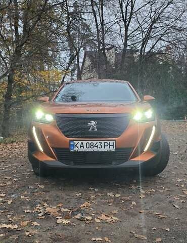 Оранжевый Пежо 2008, объемом двигателя 1.2 л и пробегом 84 тыс. км за 17500 $, фото 1 на Automoto.ua