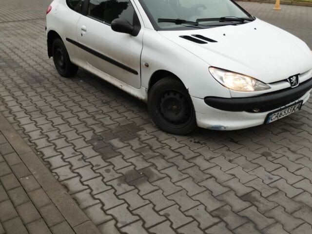 Білий Пежо 206, об'ємом двигуна 1.4 л та пробігом 1 тис. км за 1550 $, фото 1 на Automoto.ua