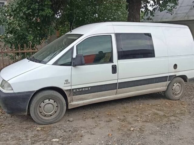 Белый Пежо 206, объемом двигателя 2 л и пробегом 240 тыс. км за 3500 $, фото 1 на Automoto.ua