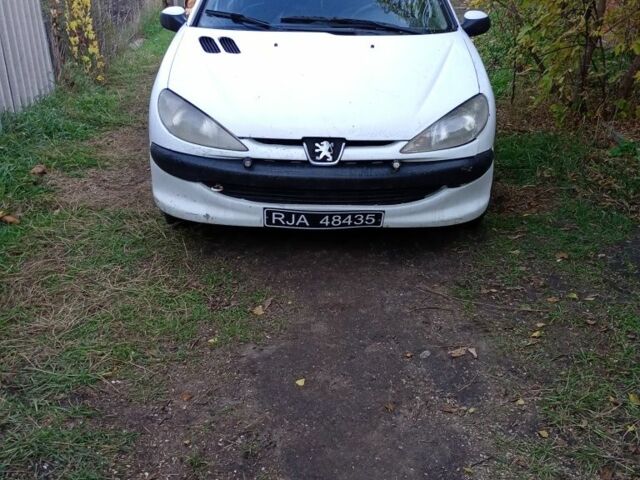 Белый Пежо 206, объемом двигателя 2 л и пробегом 360 тыс. км за 477 $, фото 1 на Automoto.ua