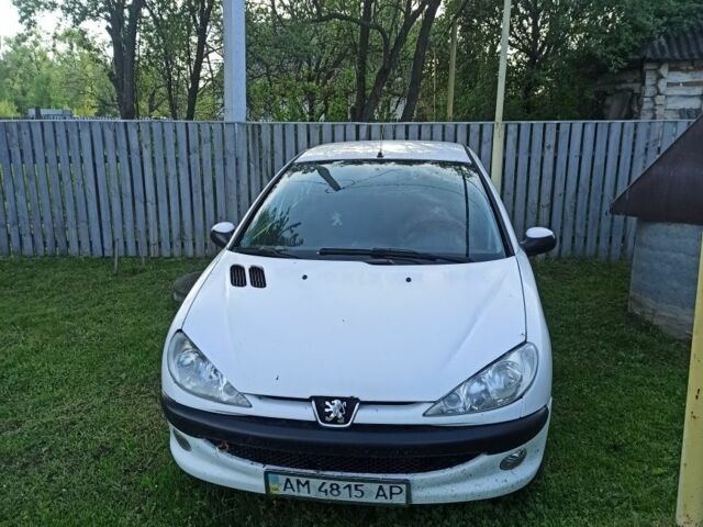 Белый Пежо 206, объемом двигателя 0 л и пробегом 3 тыс. км за 2427 $, фото 1 на Automoto.ua