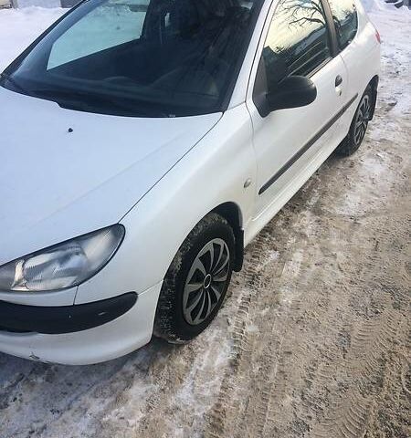 Білий Пежо 206, об'ємом двигуна 0 л та пробігом 204 тис. км за 3500 $, фото 1 на Automoto.ua