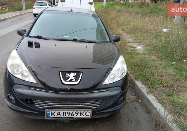 Чорний Пежо 206, об'ємом двигуна 1.36 л та пробігом 153 тис. км за 2500 $, фото 1 на Automoto.ua