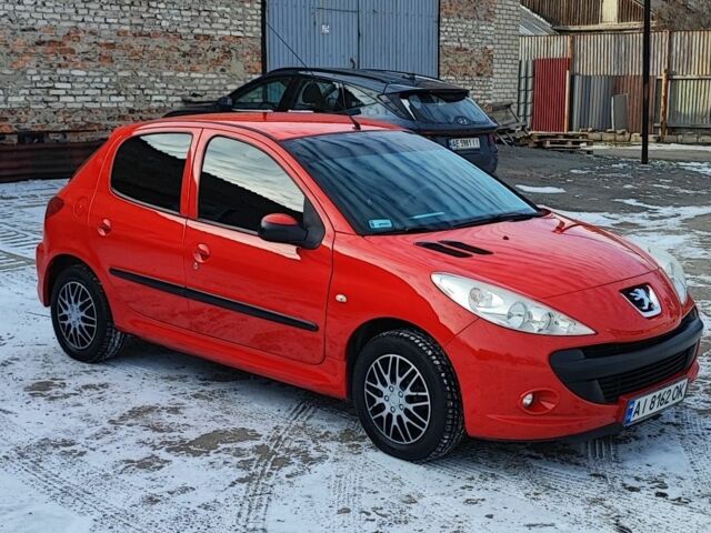 Червоний Пежо 206, об'ємом двигуна 1.4 л та пробігом 220 тис. км за 3600 $, фото 1 на Automoto.ua