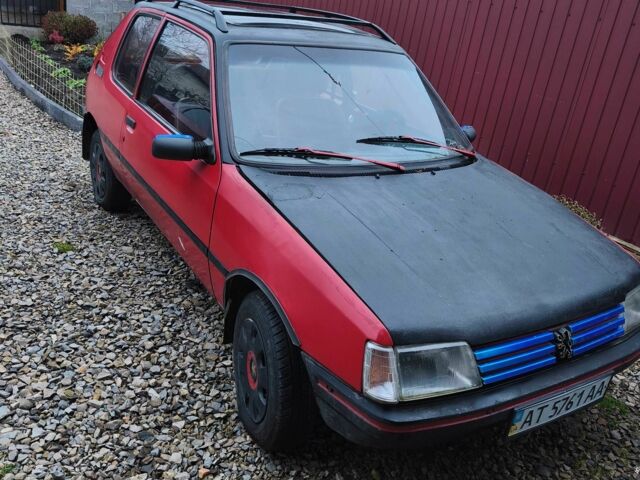 Червоний Пежо 206, об'ємом двигуна 1.1 л та пробігом 1 тис. км за 650 $, фото 1 на Automoto.ua