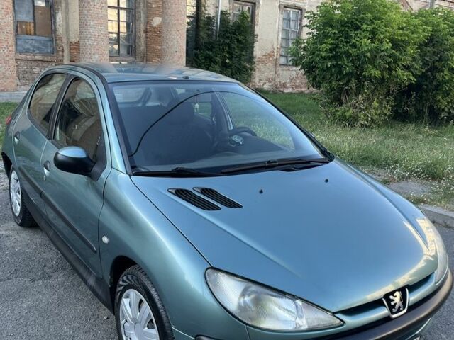 Пежо 206, объемом двигателя 1.6 л и пробегом 240 тыс. км за 1350 $, фото 1 на Automoto.ua