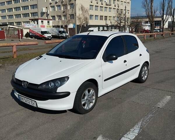 Пежо 206, объемом двигателя 1.36 л и пробегом 230 тыс. км за 3700 $, фото 1 на Automoto.ua